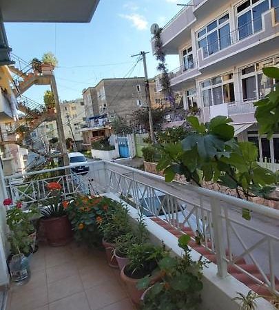 Honey Apartment Near Port Of Saranda Bagian luar foto