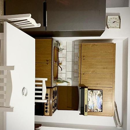 Honey Apartment Near Port Of Saranda Bagian luar foto