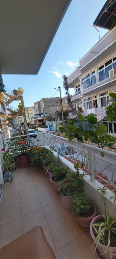 Honey Apartment Near Port Of Saranda Bagian luar foto